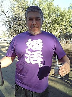 Illustration for article titled Foreigners in Stupid Japanese T-Shirts